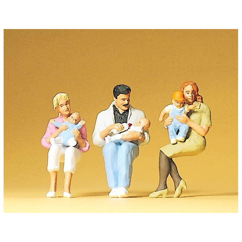 Parents avec enfants assis / Seated parents w/ children 1/32